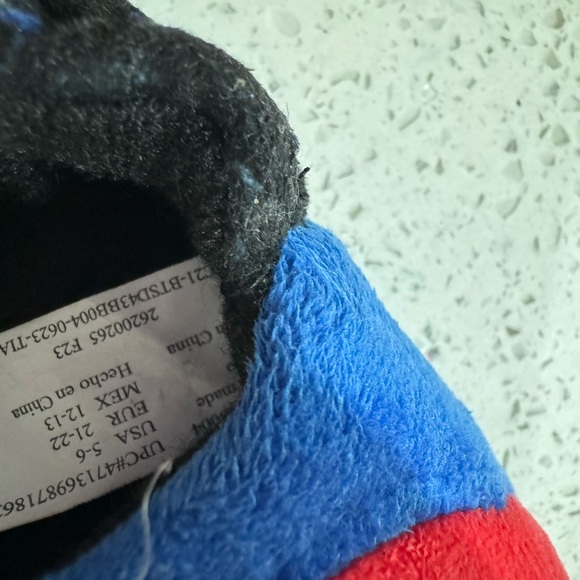 Spiderman toddler slippers - Picture 3 of 11